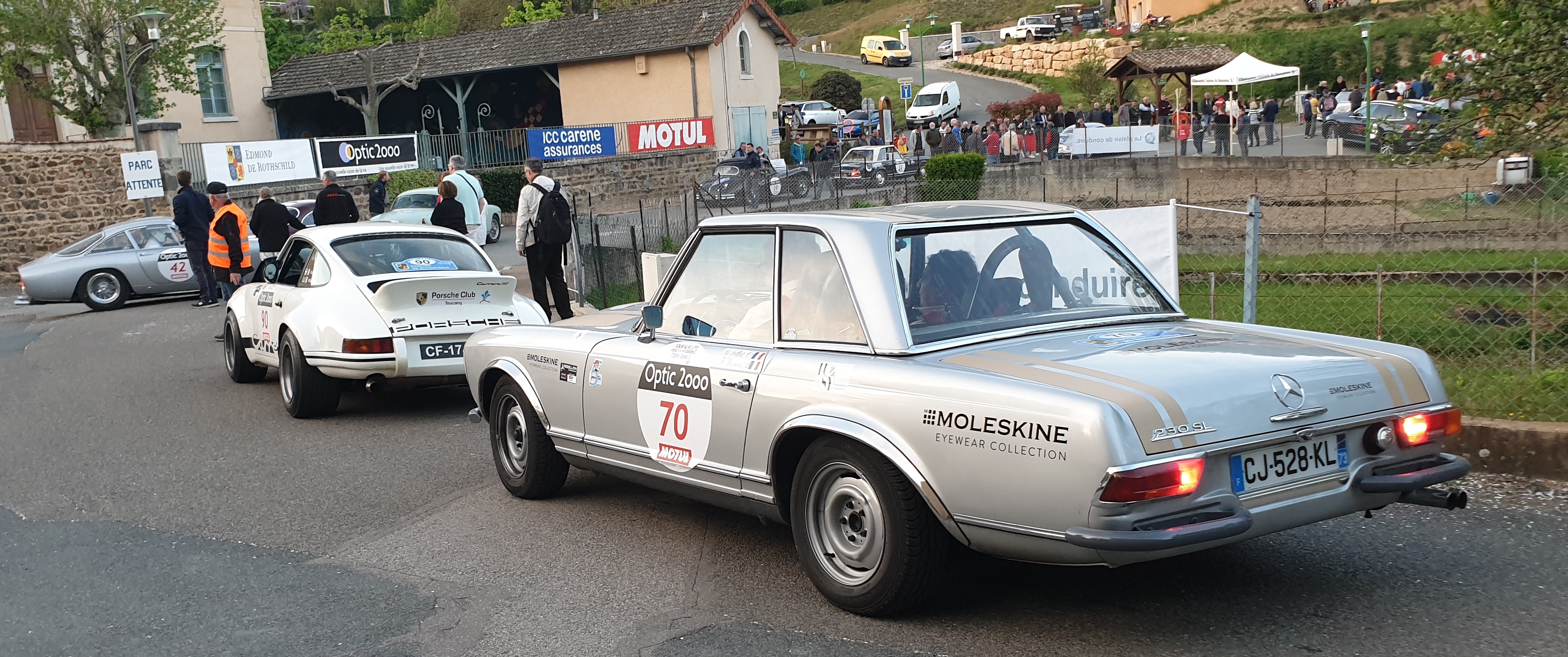 Eric HAMONIAU / Edouard LOTTHE : FERRARI 250 GT Lusso 1963 ; Emmanuel LECOCQ / Damien CANDELLIER : PORSCHE 911 Carrera RSR 2,8L 1972 et Bernard PELLAT / Francis KESSOUS : MERCEDES-BENZ 230 SL 1966 Eric HAMONIAU / Edouard LOTTHE : FERRARI 250 GT Lusso 1963 ; Emmanuel LECOCQ / Damien CANDELLIER : PORSCHE 911 Carrera RSR 2,8L 1972 et Bernard PELLAT / Francis KESSOUS : MERCEDES-BENZ 230 SL 1966