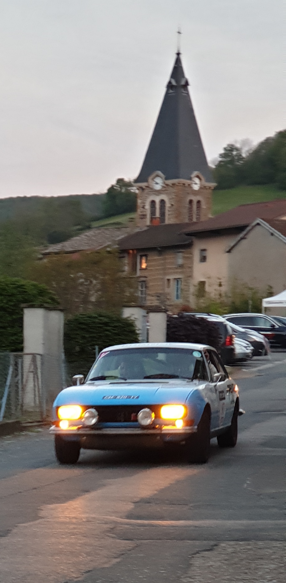 Etienne BRUET (M6) / Maëva COUCKE (Miss France 2018) : PEUGEOT 504 Coupé 1974 Etienne BRUET (M6) / Maëva COUCKE (Miss France 2018) : PEUGEOT 504 Coupé 1974