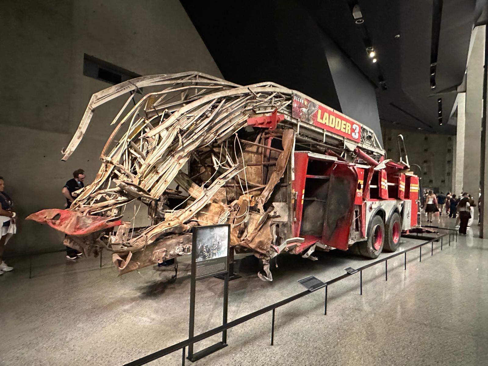 Memorial du 9/11 - Engin detruit lors des attentats Memorial du 9/11 - Engin detruit lors des attentats