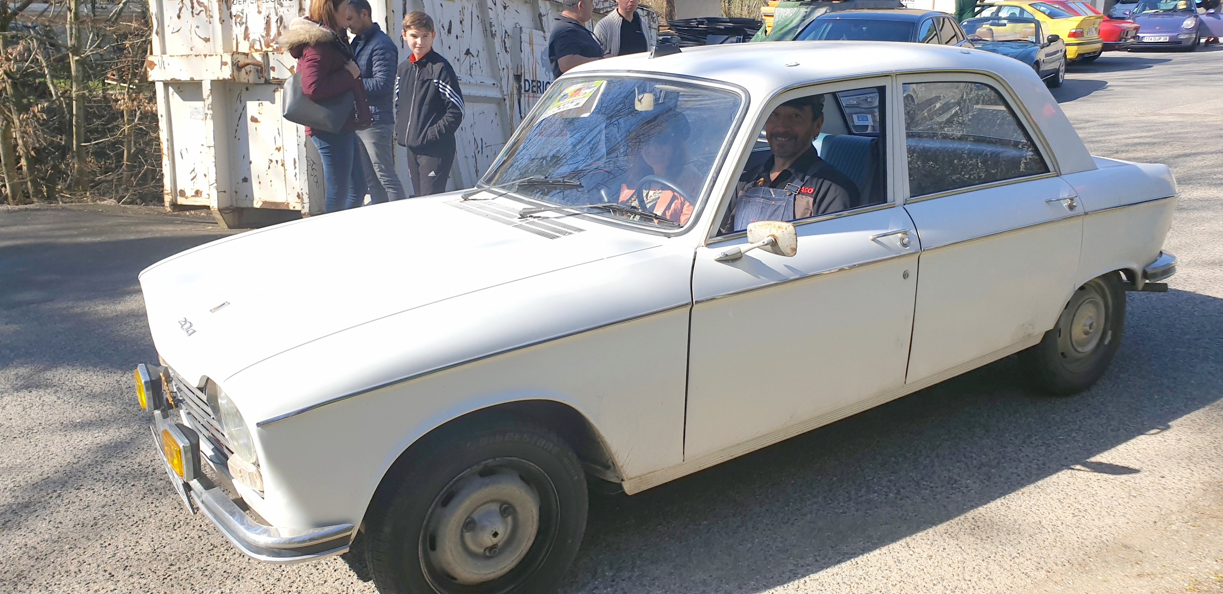 Guy alias Bloodi et Cathy Peugeot 204 1973 Guy alias Bloodi et Cathy Peugeot 204 1973